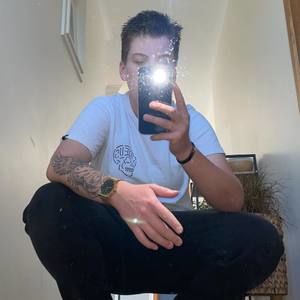 Meet your Posher, Demi